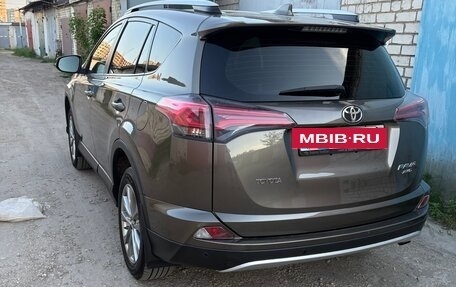 Toyota RAV4, 2015 год, 2 500 000 рублей, 3 фотография