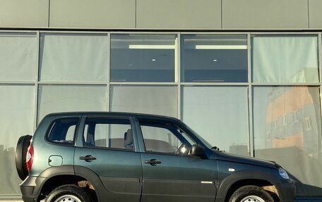 Chevrolet Niva I рестайлинг, 2015 год, 579 000 рублей, 3 фотография