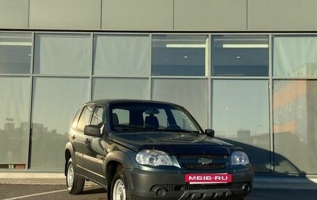 Chevrolet Niva I рестайлинг, 2015 год, 579 000 рублей, 2 фотография