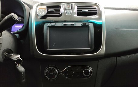 Renault Sandero II рестайлинг, 2016 год, 695 000 рублей, 12 фотография