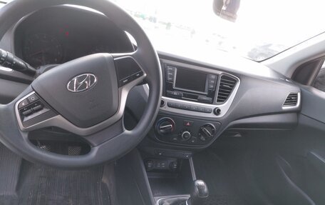 Hyundai Solaris II рестайлинг, 2018 год, 1 200 000 рублей, 10 фотография