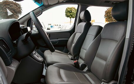 Hyundai Grand Starex Grand Starex I рестайлинг 2, 2014 год, 1 495 000 рублей, 11 фотография