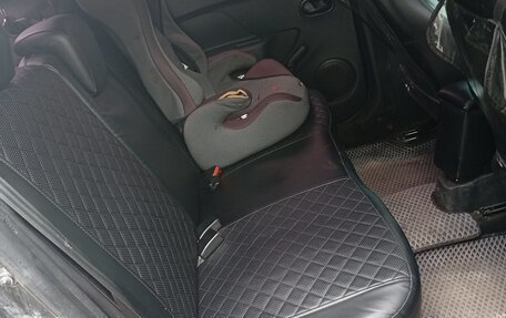 Renault Logan II, 2019 год, 300 000 рублей, 2 фотография