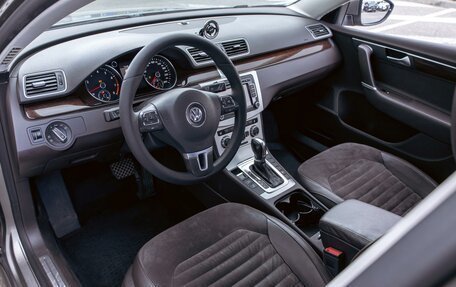 Volkswagen Passat B7, 2012 год, 1 095 000 рублей, 12 фотография