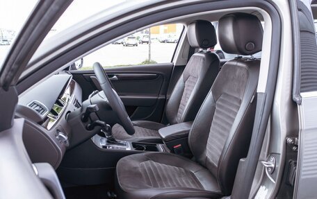 Volkswagen Passat B7, 2012 год, 1 095 000 рублей, 11 фотография