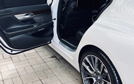 BMW 7 серия, 2016 год, 3 850 000 рублей, 34 фотография