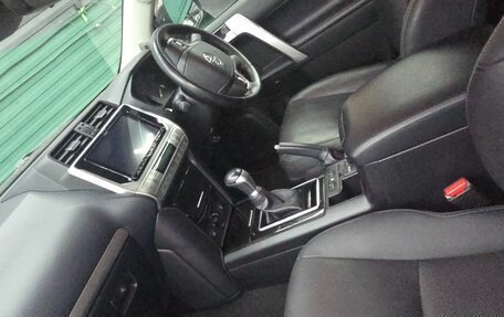 Toyota Land Cruiser Prado 150 рестайлинг 2, 2021 год, 5 400 000 рублей, 5 фотография