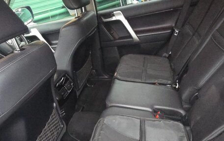 Toyota Land Cruiser Prado 150 рестайлинг 2, 2021 год, 5 400 000 рублей, 6 фотография