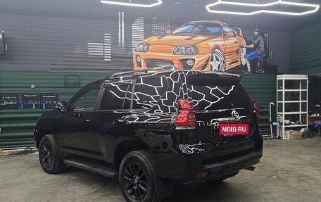Toyota Land Cruiser Prado 150 рестайлинг 2, 2021 год, 5 400 000 рублей, 2 фотография