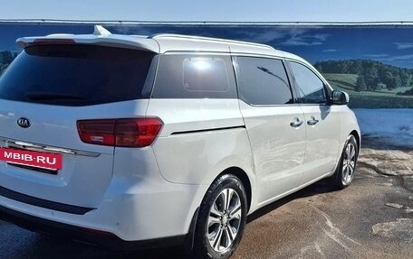 KIA Carnival III, 2019 год, 2 590 000 рублей, 2 фотография