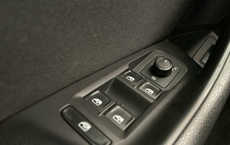 Volkswagen Passat B8 рестайлинг, 2018 год, 1 735 000 рублей, 13 фотография