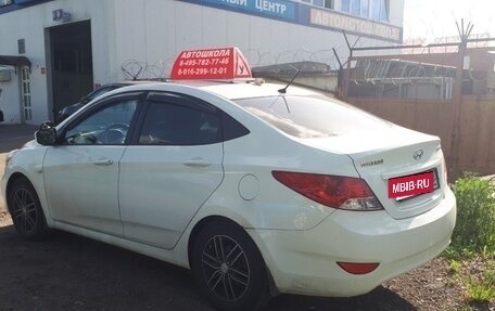Hyundai Solaris II рестайлинг, 2013 год, 990 000 рублей, 3 фотография