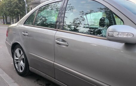Mercedes-Benz E-Класс, 2005 год, 750 000 рублей, 4 фотография