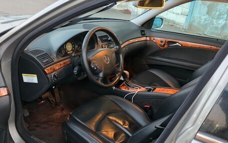 Mercedes-Benz E-Класс, 2005 год, 750 000 рублей, 7 фотография