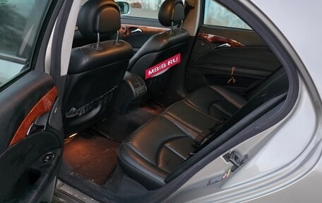 Mercedes-Benz E-Класс, 2005 год, 750 000 рублей, 8 фотография