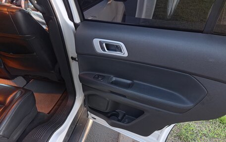 Ford Explorer VI, 2012 год, 2 700 000 рублей, 11 фотография