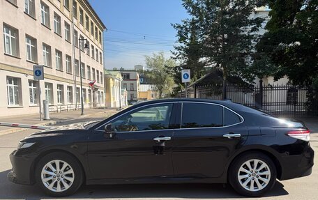 Toyota Camry, 2019 год, 1 980 000 рублей, 2 фотография