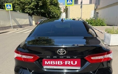 Toyota Camry, 2019 год, 1 980 000 рублей, 3 фотография