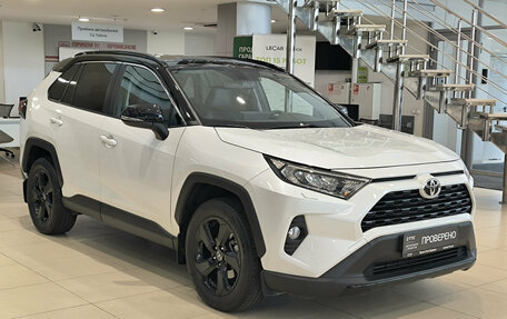 Toyota RAV4, 2021 год, 3 750 000 рублей, 3 фотография