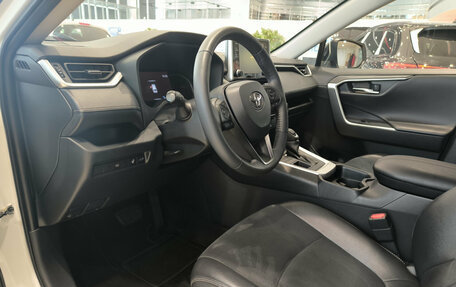 Toyota RAV4, 2021 год, 3 750 000 рублей, 20 фотография