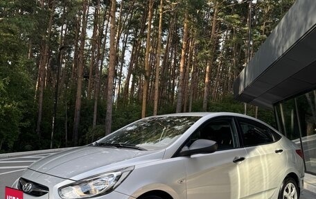 Hyundai Solaris II рестайлинг, 2012 год, 798 000 рублей, 9 фотография