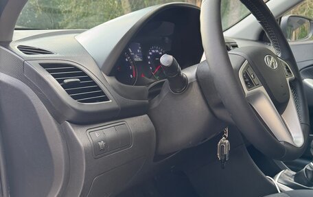 Hyundai Solaris II рестайлинг, 2012 год, 798 000 рублей, 25 фотография