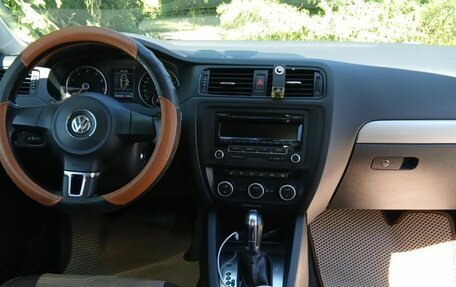 Volkswagen Jetta VI, 2013 год, 1 000 000 рублей, 4 фотография