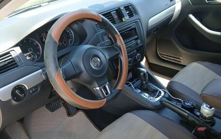 Volkswagen Jetta VI, 2013 год, 1 000 000 рублей, 3 фотография