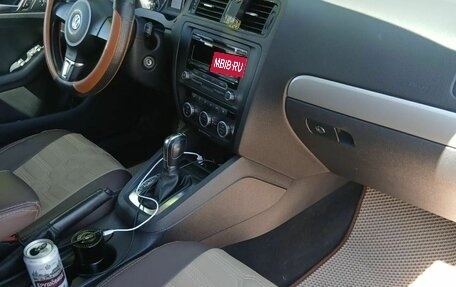 Volkswagen Jetta VI, 2013 год, 1 000 000 рублей, 5 фотография