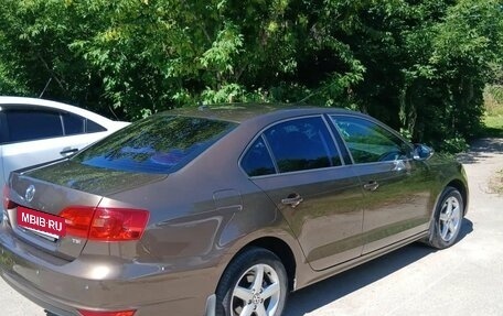 Volkswagen Jetta VI, 2013 год, 1 000 000 рублей, 2 фотография