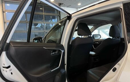 Toyota RAV4, 2019 год, 3 473 000 рублей, 25 фотография