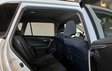 Toyota RAV4, 2019 год, 3 473 000 рублей, 26 фотография