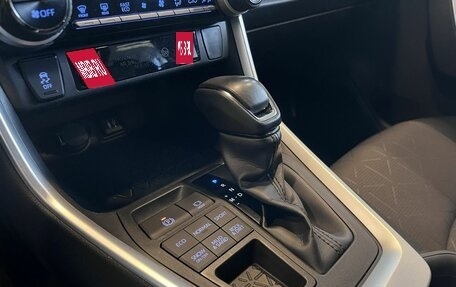 Toyota RAV4, 2019 год, 3 473 000 рублей, 31 фотография