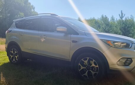 Ford Escape III, 2017 год, 1 600 000 рублей, 2 фотография