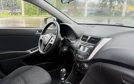 Hyundai Solaris II рестайлинг, 2014 год, 700 000 рублей, 16 фотография