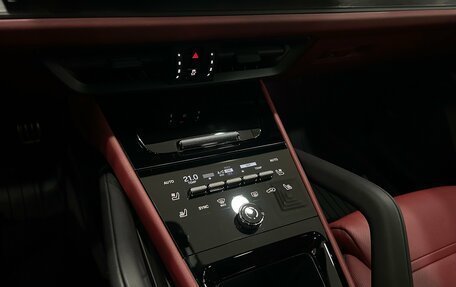 Porsche Cayenne III, 2024 год, 17 490 000 рублей, 19 фотография