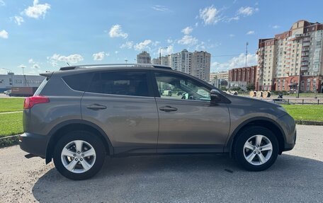 Toyota RAV4, 2013 год, 1 900 000 рублей, 2 фотография