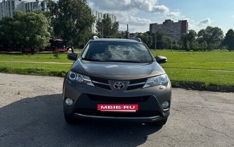Toyota RAV4, 2013 год, 1 900 000 рублей, 6 фотография