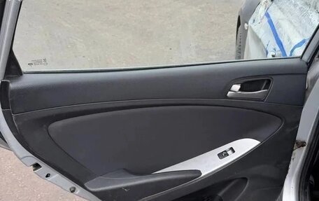 Hyundai Solaris II рестайлинг, 2016 год, 400 000 рублей, 9 фотография