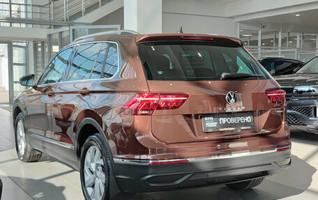 Volkswagen Tiguan II, 2021 год, 3 421 000 рублей, 8 фотография