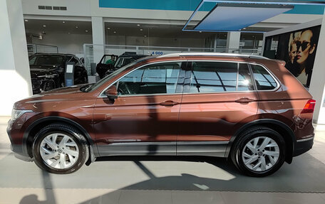 Volkswagen Tiguan II, 2021 год, 3 421 000 рублей, 10 фотография
