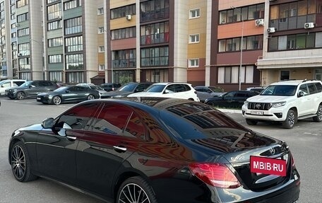 Mercedes-Benz E-Класс, 2018 год, 3 600 000 рублей, 5 фотография