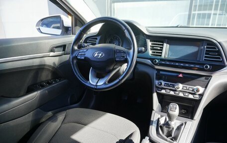 Hyundai Elantra VI рестайлинг, 2019 год, 1 400 000 рублей, 13 фотография