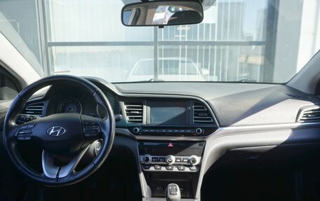 Hyundai Elantra VI рестайлинг, 2019 год, 1 400 000 рублей, 12 фотография