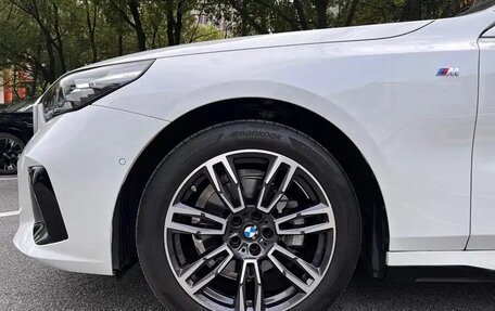 BMW 5 серия, 2025 год, 4 060 000 рублей, 10 фотография