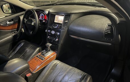 Infiniti FX II, 2010 год, 1 390 000 рублей, 9 фотография