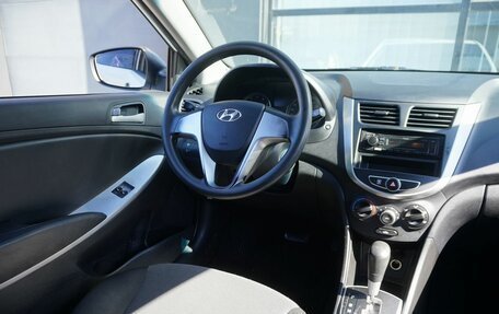 Hyundai Solaris II рестайлинг, 2013 год, 780 000 рублей, 13 фотография