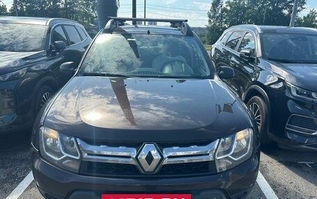Renault Duster I рестайлинг, 2017 год, 909 000 рублей, 2 фотография