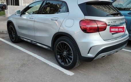 Mercedes-Benz GLA, 2018 год, 2 800 000 рублей, 18 фотография