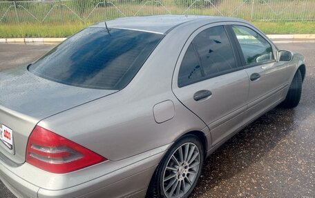 Mercedes-Benz C-Класс, 2004 год, 400 000 рублей, 9 фотография